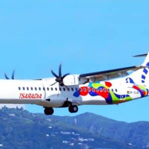 La compagnie Air Austral affirmait que la location mensuel d'ATR 72 租给 Tsaradia 的是 75 000 美元而不是 196 000 美元