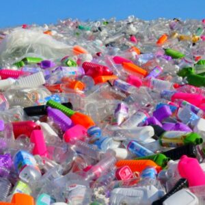 让我们共同对抗塑料污染
