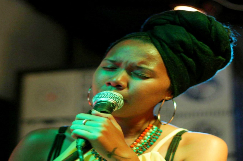 马达加斯加扣篮手凯拉 (Caylah) 将在布拉柴维尔 20 四月第三届 Slamouve 音乐节.
