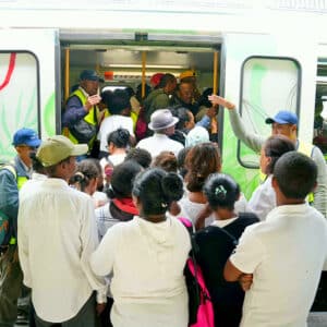 塔那那利佛城市列车的首班车